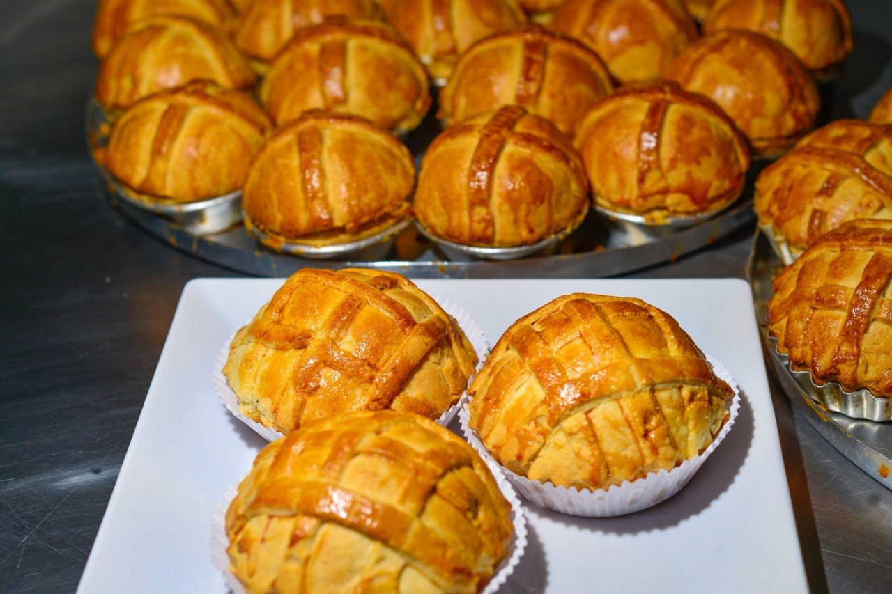 Tortinha de frango é um dos salgados mais vendidos na Petit Lanches
