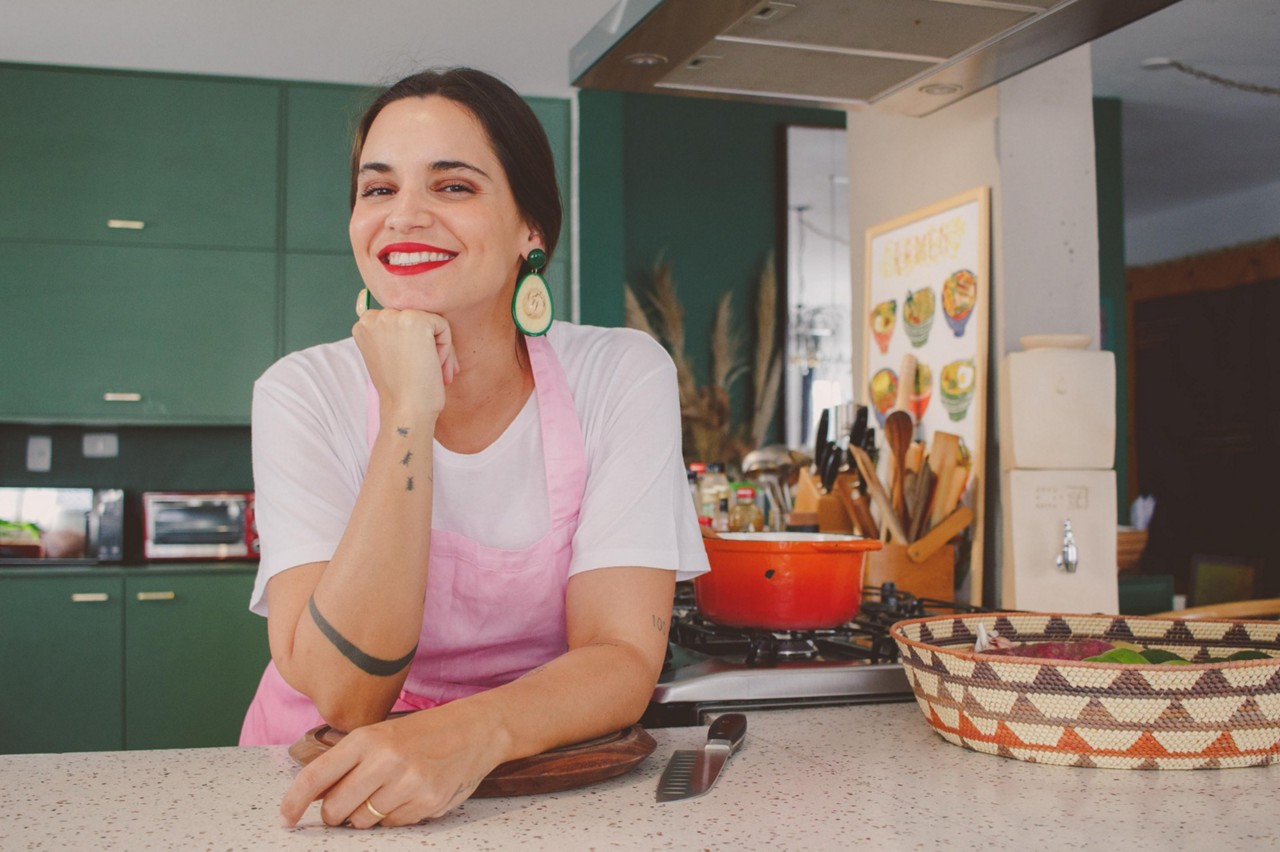 "Passei por muitas crises financeiras quando era criança e cresci inventando formas de ganhar dinheiro. Sempre tive o desejo de mudar essa realidade", conta a chef Renata Vanzetto