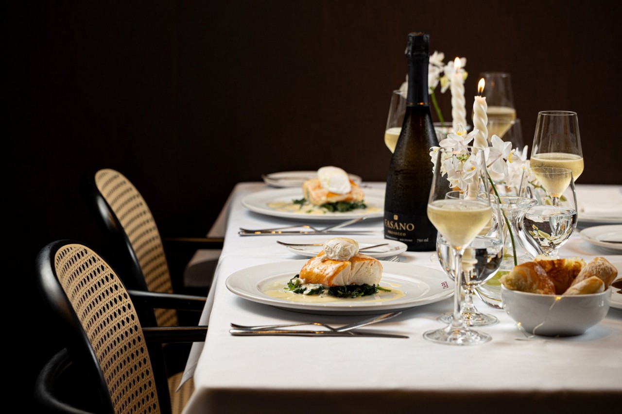 Para a chegada de 2024, o Restaurante Gero, que fica dentro do hotel Fasano, apresenta uma ceia especial que inclui uma taça de prosecco e menu inclui entrada, prato principal e sobremesa, além de bebidas não alcoólicas
