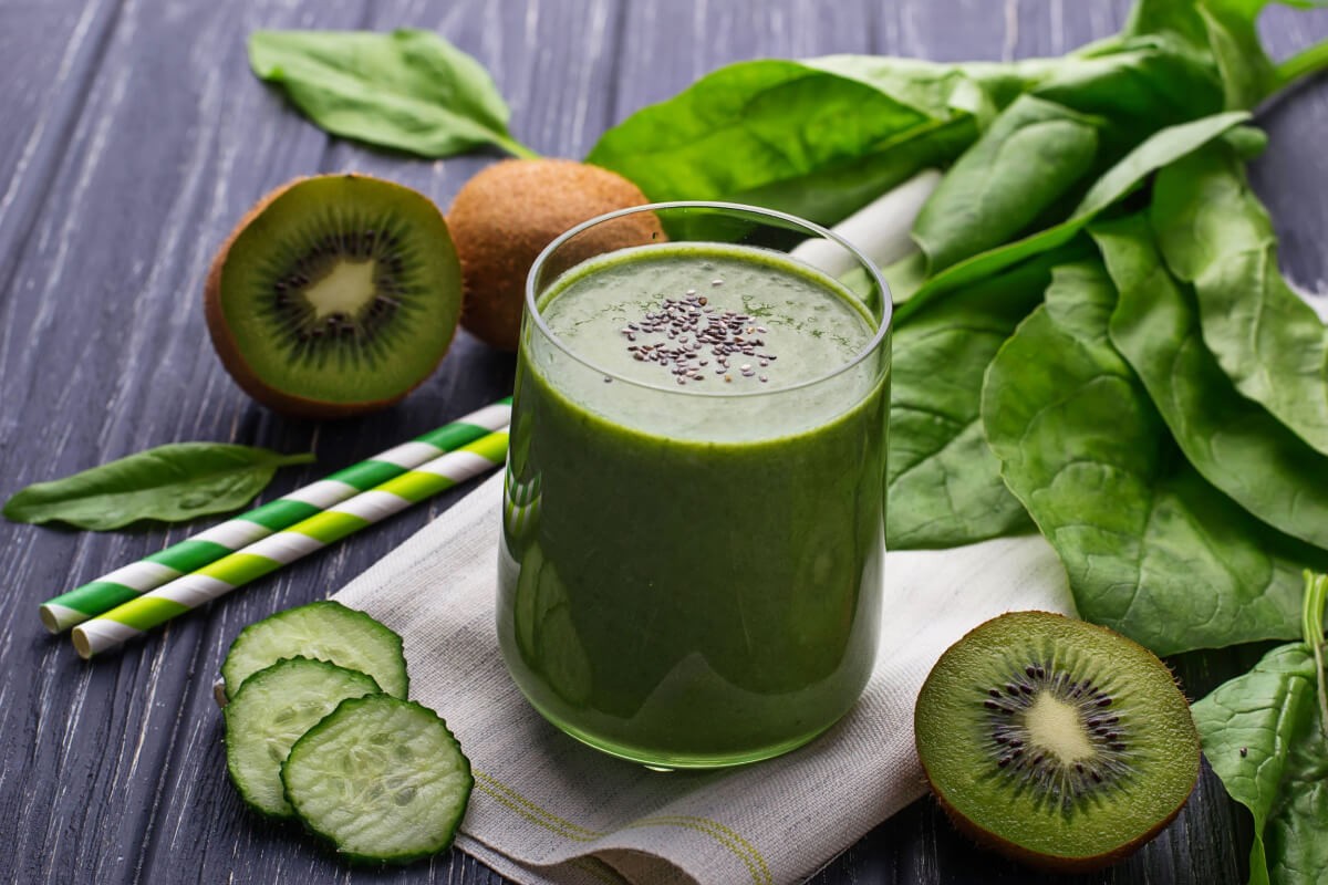 Suco verde de kiwi com espinafre