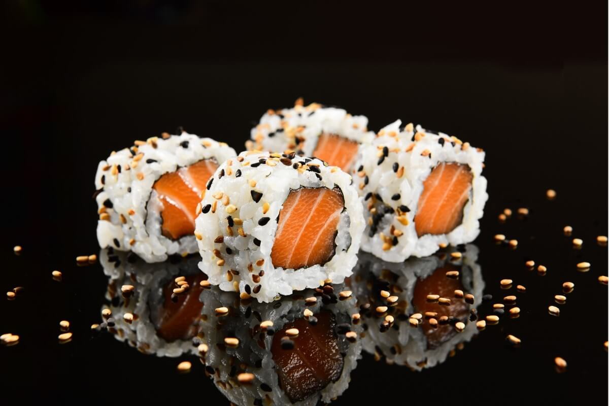 Uramaki de salmão
