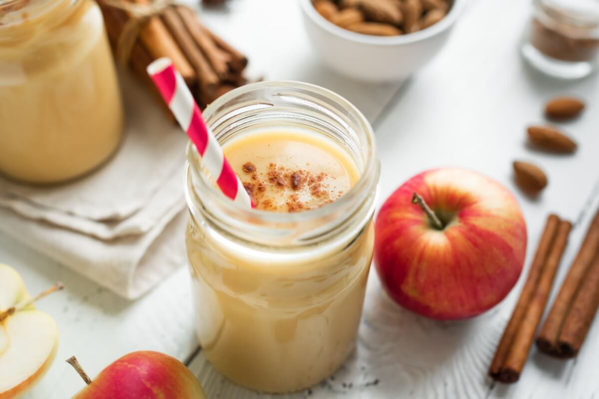 Vitamina termogênica de maçã e canela