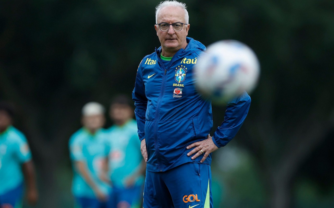 Dorival Junior, ex-técnico da seleção brasileira, pode assumir o Corinthians
