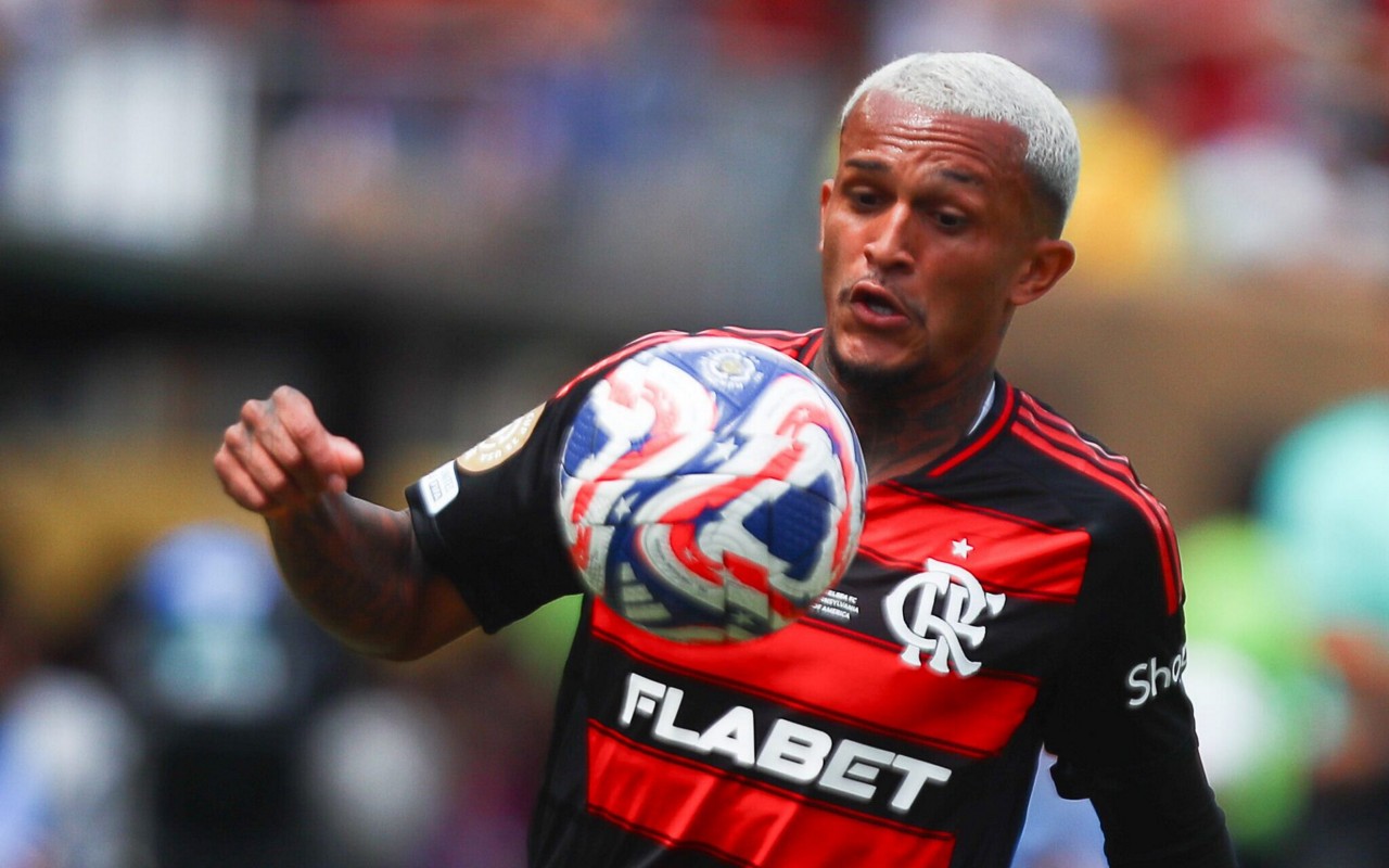 Wesley em ação pelo Flamengo em partida contra o Chelsea (Foto: Gilvan de Souza/Flamengo)