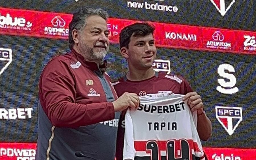 Gonzalo Tapia foi apresentado de forma oficial (Foto: Izabella Giannola/ Lance!)