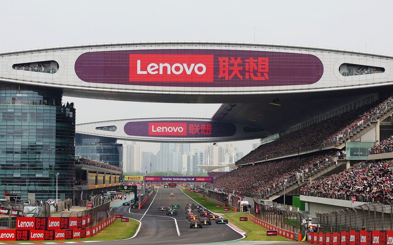 Largada do GP da China (Foto: AFP)