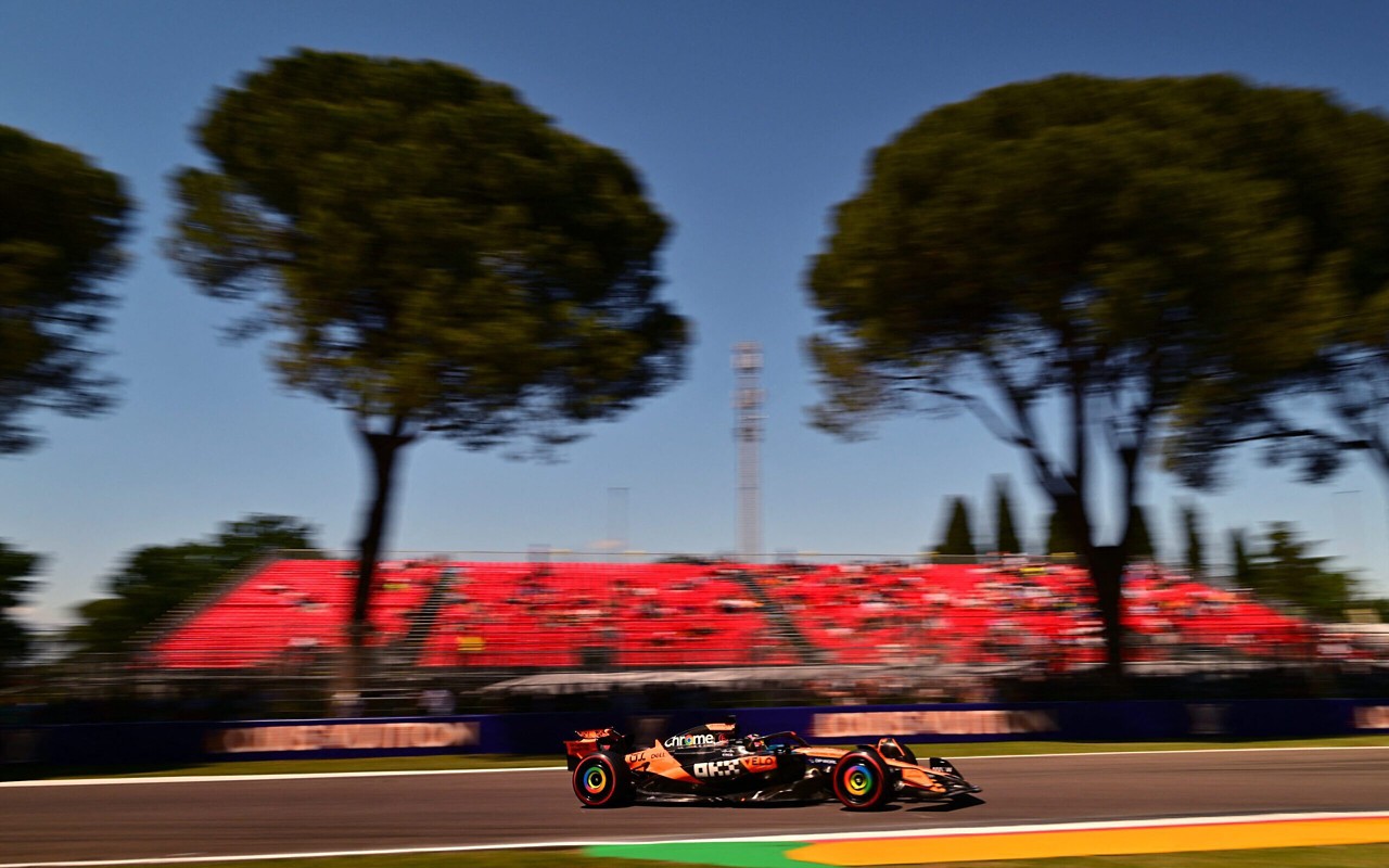 Oscar Piastri no Autódromo Enzo e Dino Ferrari, em Ímola, na Itália (Foto: Andrej ISAKOVIC / AFP)