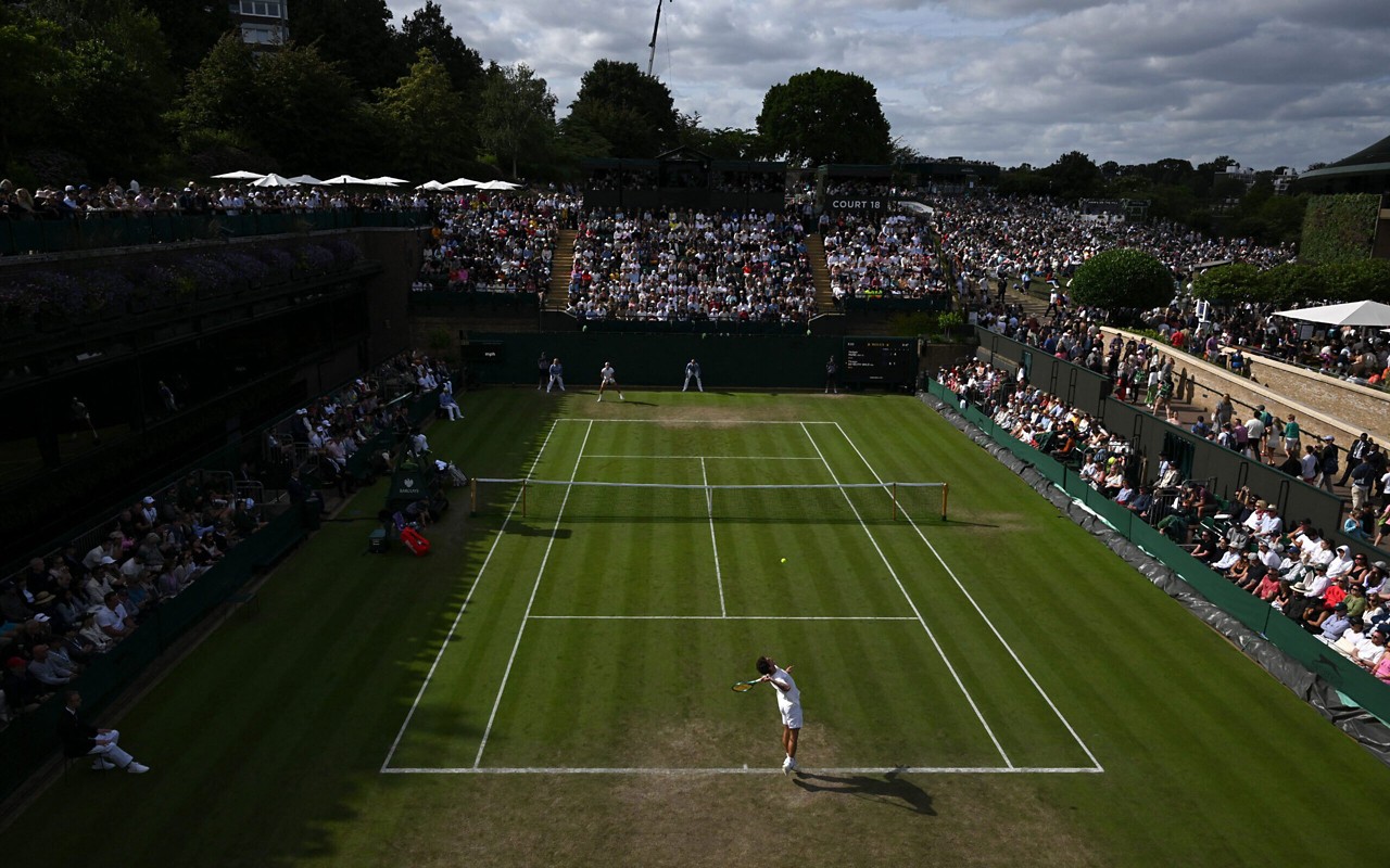 Os Grand Slams – Australian Open, Roland Garros, Wimbledon e US Open – são a essência do tênis mundial, representando tradição e excelência.