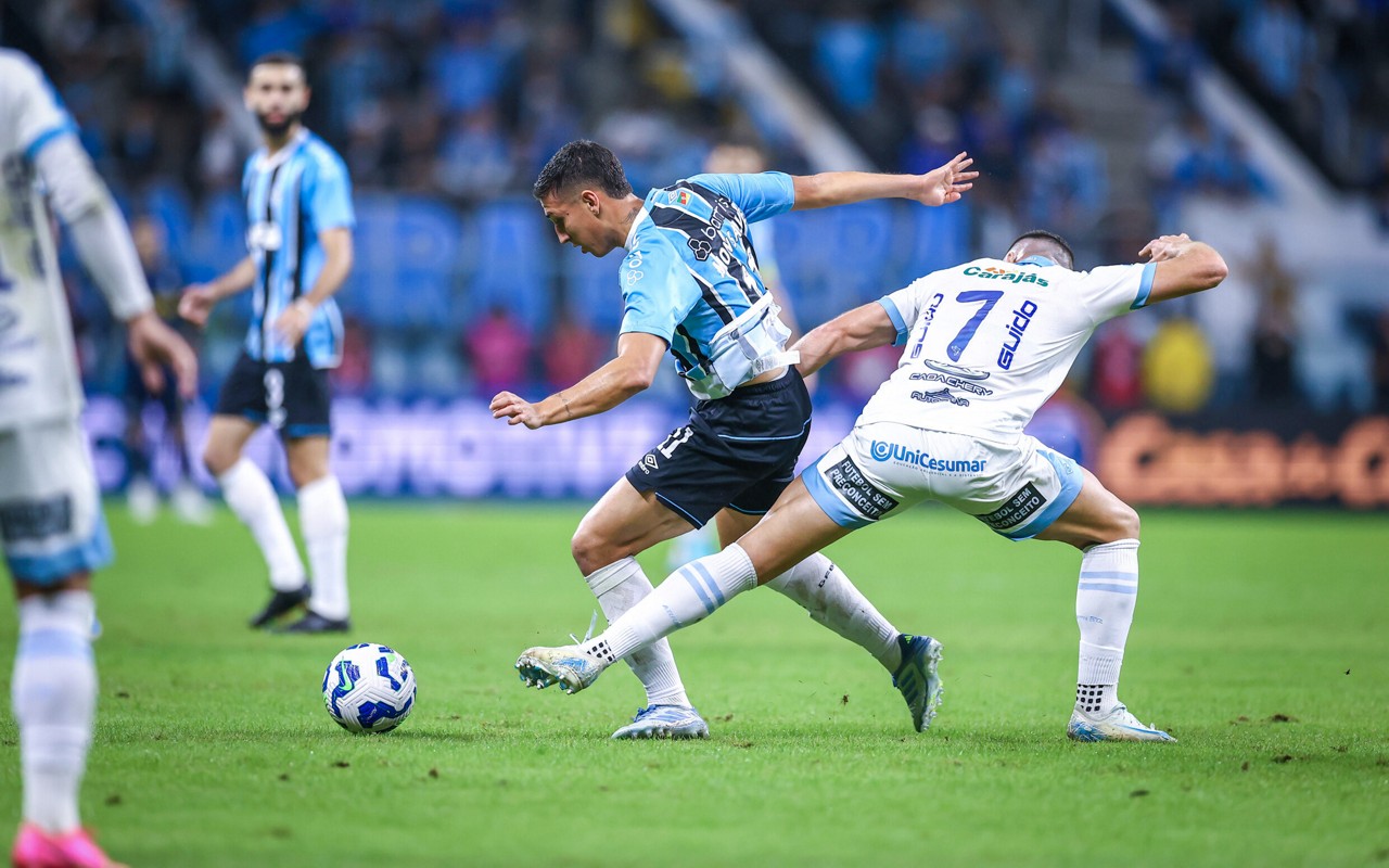 RS - FUTEBOL/COPA DO BRASIL 2025 /GREMIO X CSA - ESPORTES - Lance da partida entre Gremio e CSA disputada na noite desta terca-feira, na Arena do Gremio, em valida pela Copa do Brasil 2025. FOTO: LUCAS UEBEL/GREMIO FBPA