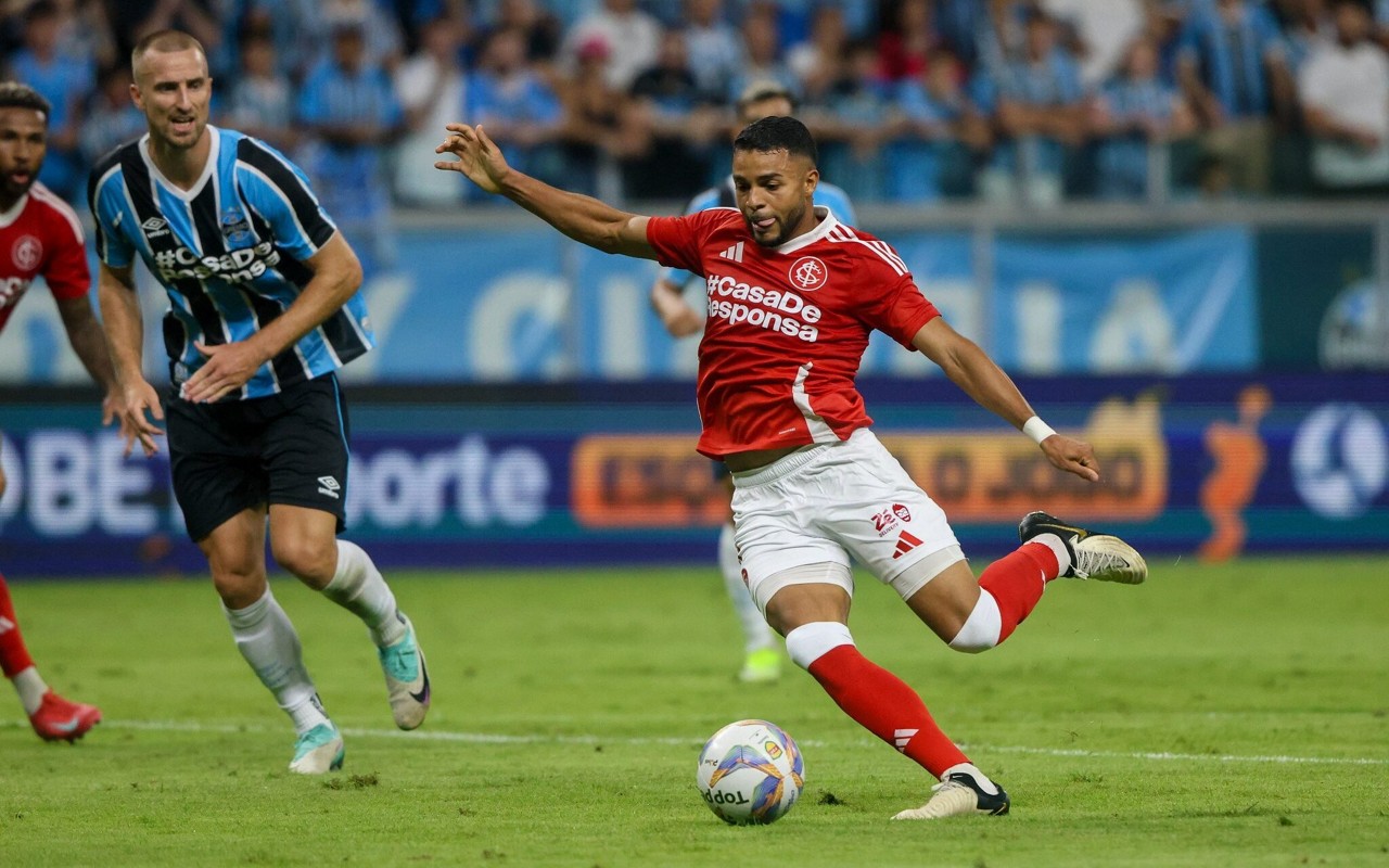 Gre-Nal 444, disputado na Arena do Grêmio, teve gols e polêmicas (Foto: Ricardo Duarte/ SC Internacional)