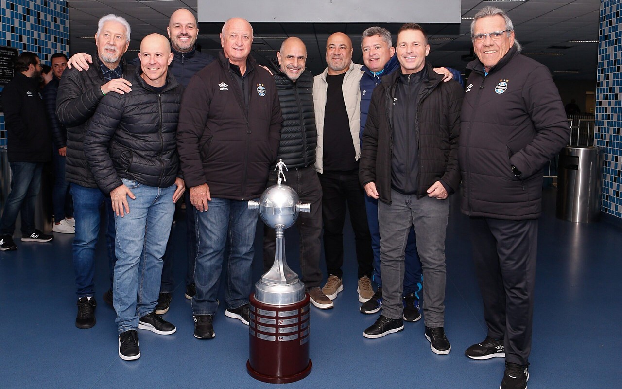 Heróis de 1995 na homenagem pelos 30 anos do bicampeonato da Libertadores do Grêmio. (Foto: Richard Dücker/Grêmio FBPA)