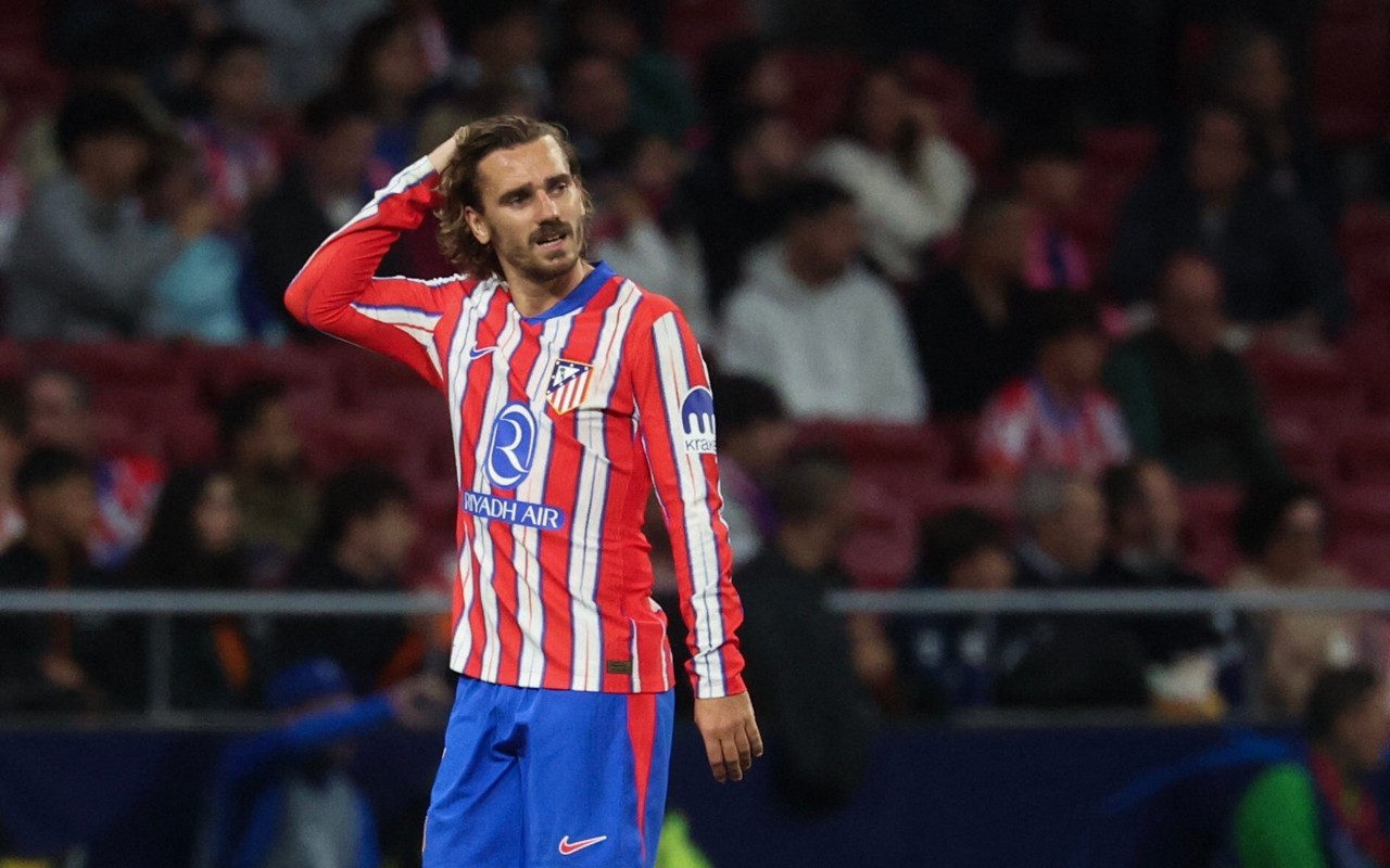 Antoine Griezmann lamenta resultado do Atlético de Madrid na Champions League Pierre-Philippe MARCOU / AFP)