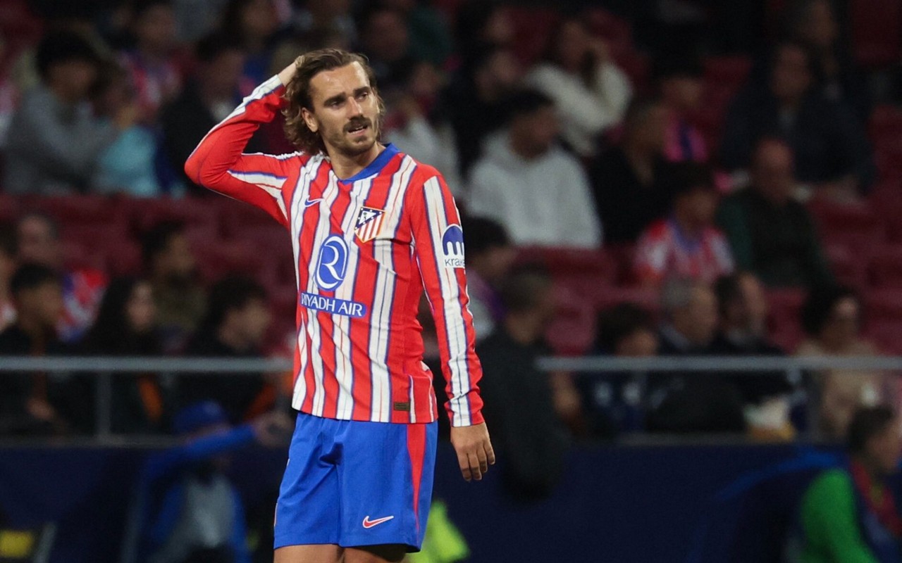 Antoine Griezmann lamenta resultado do Atlético de Madrid na Champions League (Foto: Pierre-Philippe Marcou / AFP)