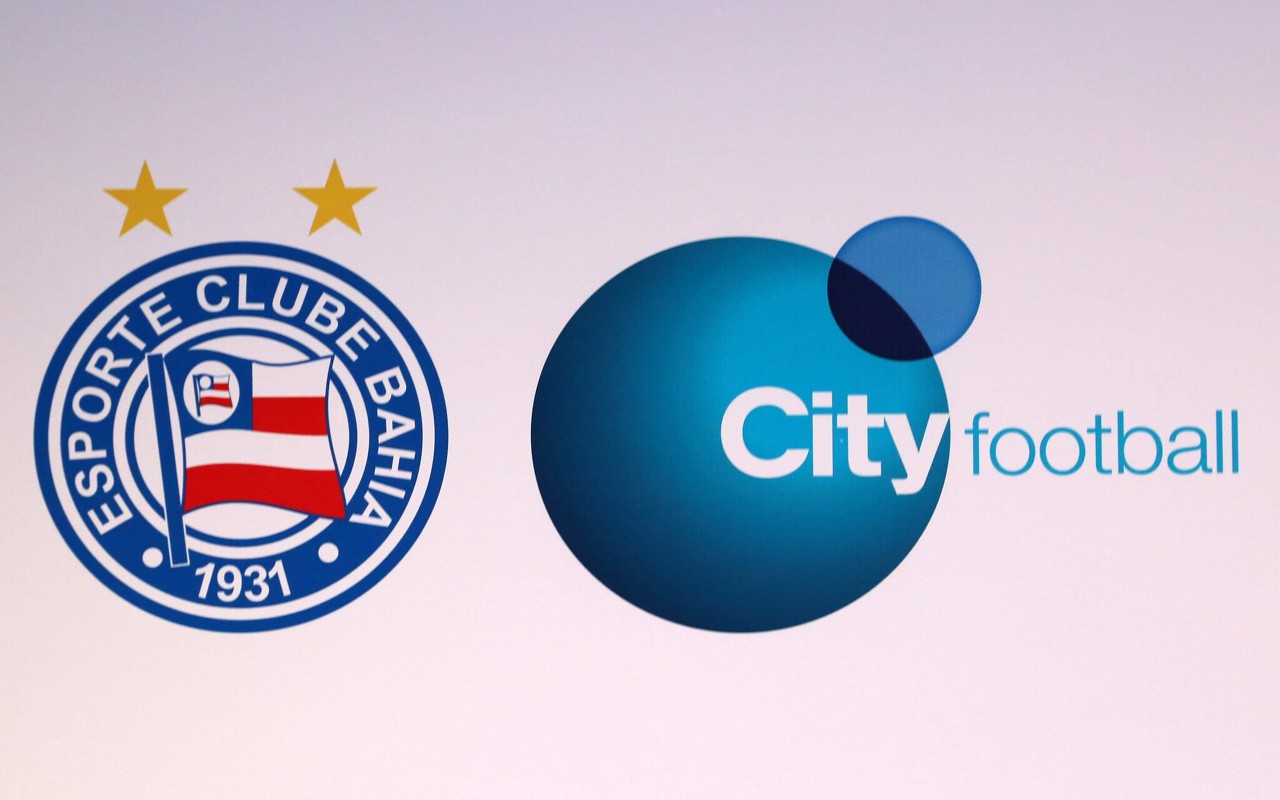 Logo do Grupo City ao lado do Bahia (Foto: Felipe Oliveira / EC Bahia)