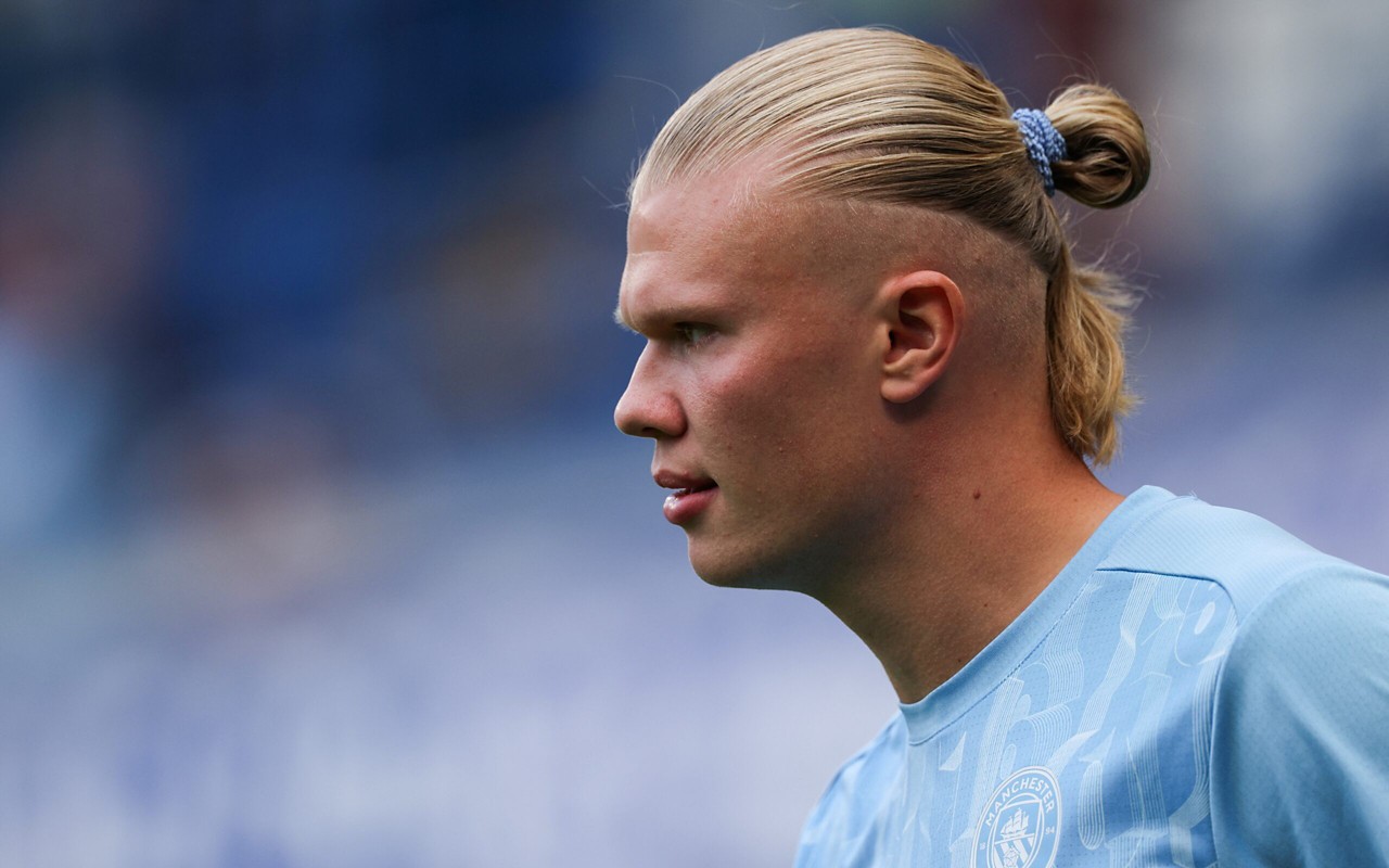 Haaland em ação pelo Manchester City (Foto: Adrian Dennis/AFP)