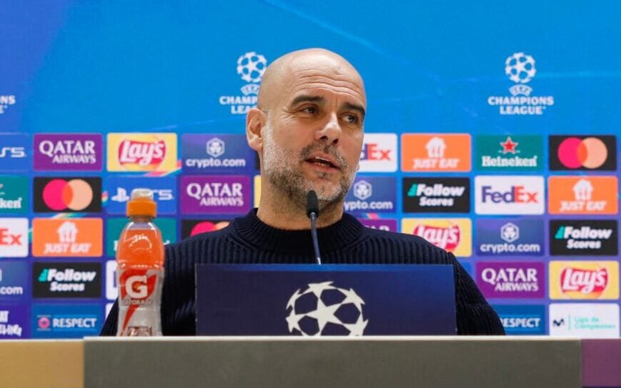 Pep Guardiola em coletiva de imprensa antes de partida contra o Real Madrid, pela Champions League (Foto: OSCAR DEL POZO / AFP)