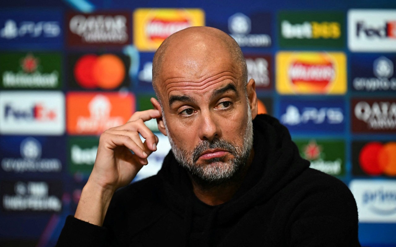 Pep Guardiola comanda o Manchester City desde a temporada 2016-17 (Foto: Paul Ellis / AFP)