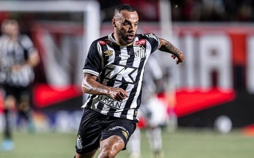 Guilherme marca e Santos conquista o primeiro triunfo fora de casa no Campeonato Brasileiro. (Foto: Raul Baretta/ Santos FC)