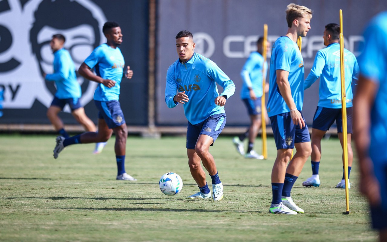 Gustavo Martins em treinamento do Grêmio. (Foto: Lucas Uebel/Grêmio FBPA)