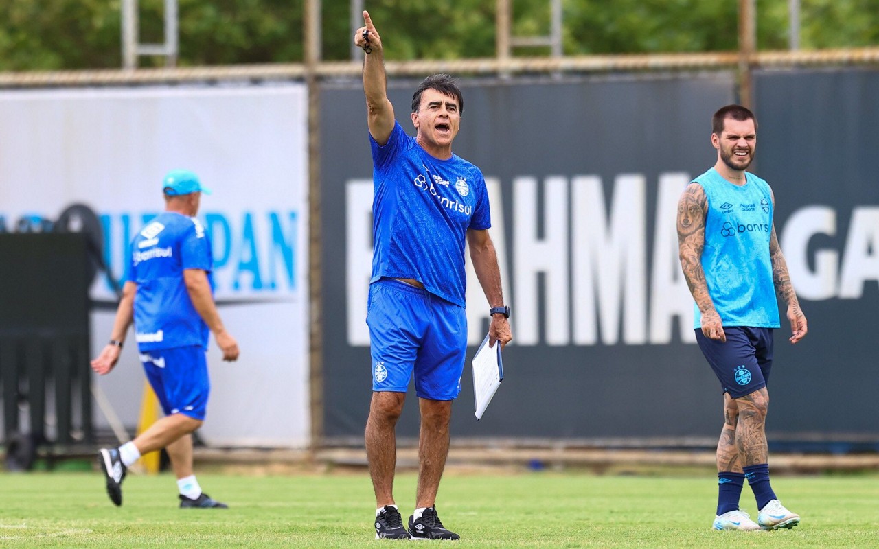 Gustavo Quinteros fará seus primeiros testes no comando do Grêmio (Foto: Lucas Uebel/Grêmio FBPA)