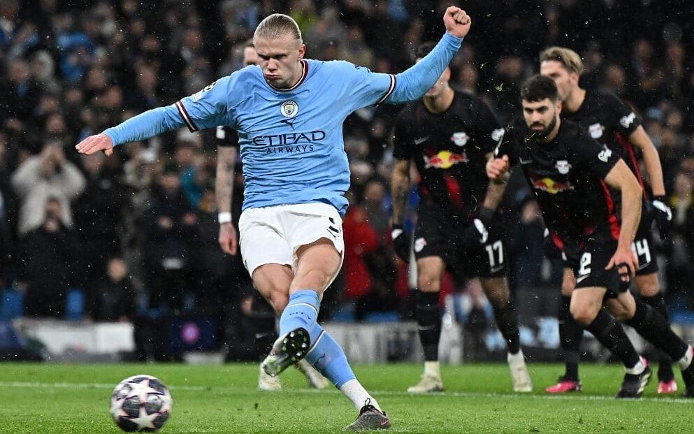 Haaland se tornou o artilheiro da edição da Champions League 2022/23 com 12 gols (Foto: Paul Ellis/AFP)