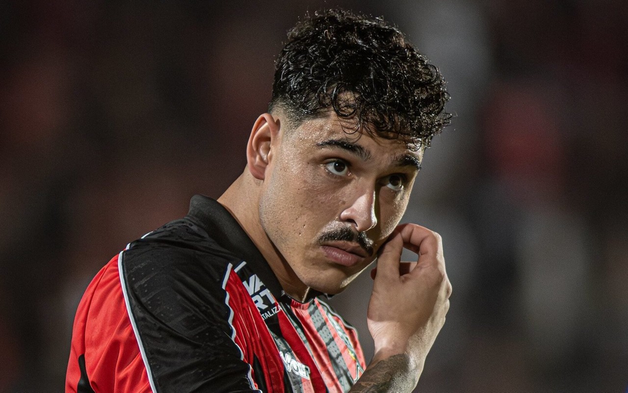 Lucas Halter, zagueiro do Vitória (Foto: Victor Ferreira / EC Vitória)