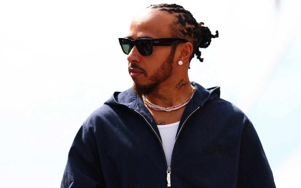 Lewis Hamilton, da Ferrari (foto: CLIVE ROSE / GETTY IMAGES NORTH AMERICA / Getty Images via AFP)