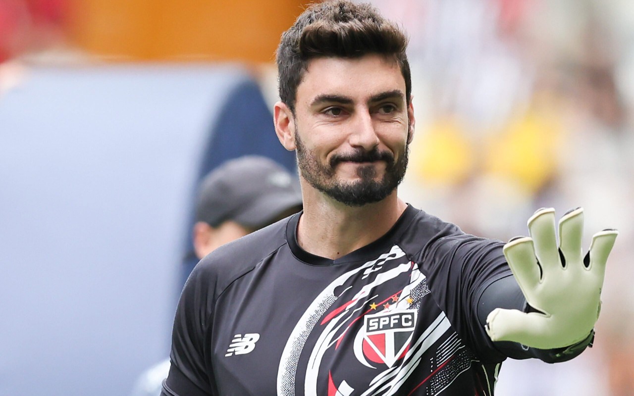 Rafael falou na saída do campo (Foto: Gilson Lobo/AGIF)