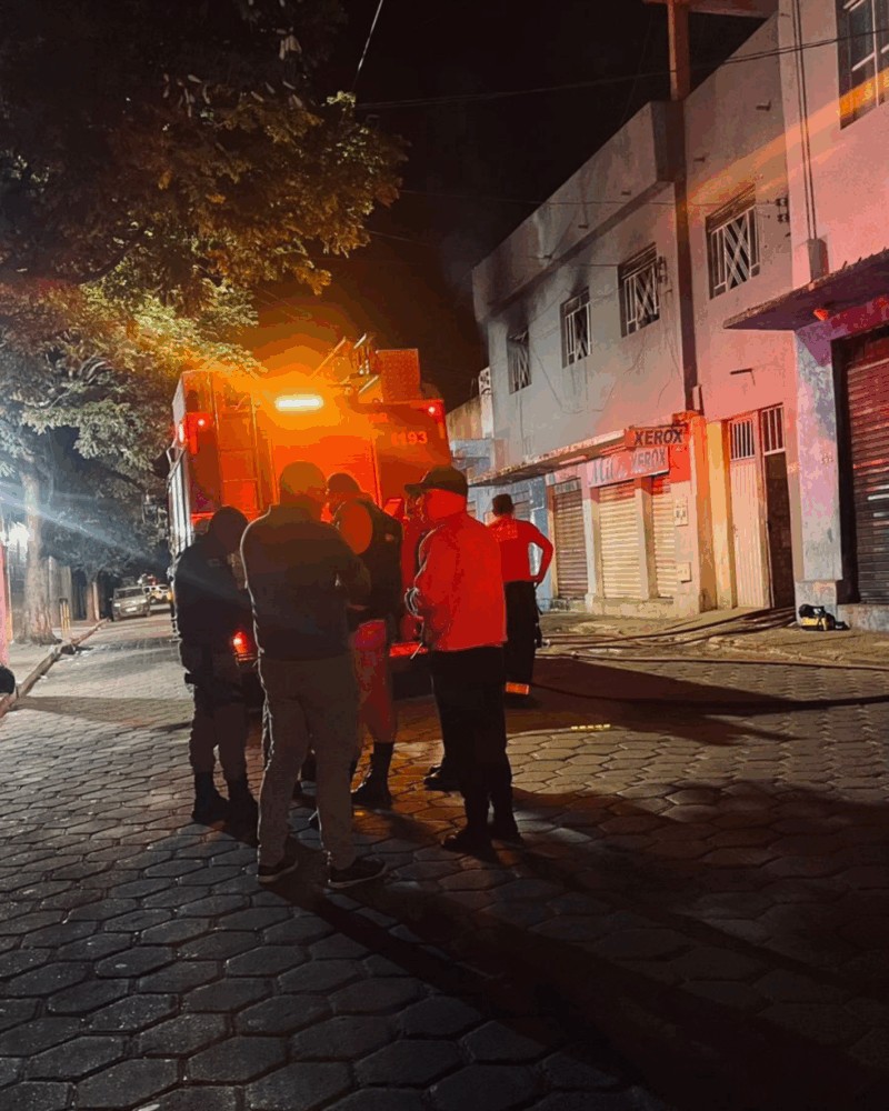 Homem sofre queimaduras graves após incêndio em residência no centro de Bocaiuva
