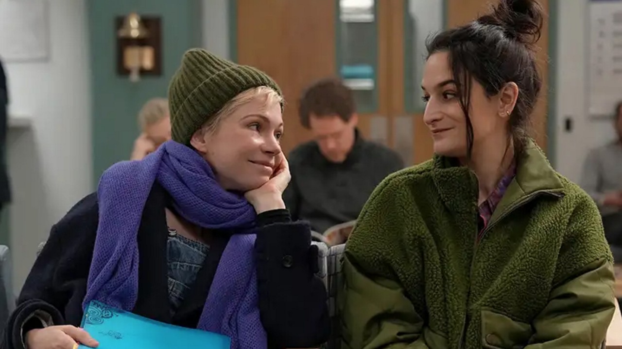 Molly (Michelle Williams) e Nikki (Jenny Slate) em cena da minissérie.