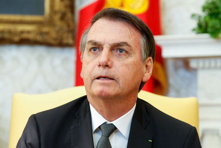 O ministro Alexandre de Moraes entendeu que o ex-presidente Jair Bolsonaro (PL) desrespeitou decisões anteriores e decidiu pela decretação da prisão domiciliar