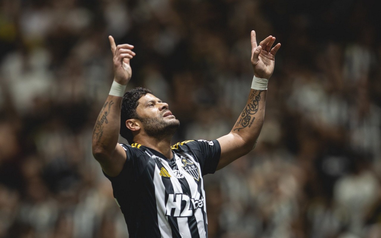 Hulk celebra gol pelo Galo