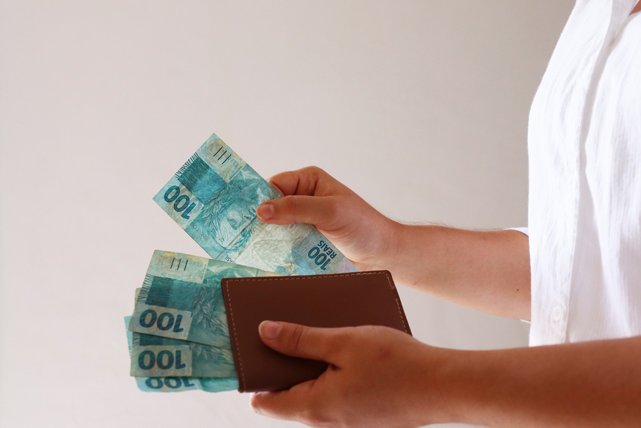 Nascidos em junho, julho e agosto já estão liberados para realizar o saque-aniversário do FGTS