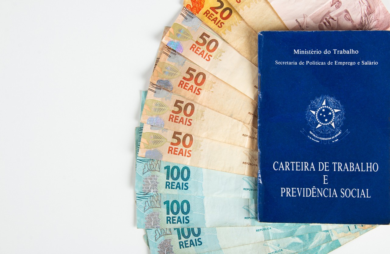 Governo do presidente Lula ainda não anunciou as medidas de corte de gastos, mas proposta de limitar ganho real do salário mínimo está em discussão
