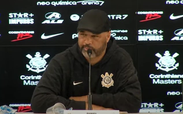 Dinei pediu demissão e alertou o presidente Augusto Melo. (Foto: Reprodução/X)