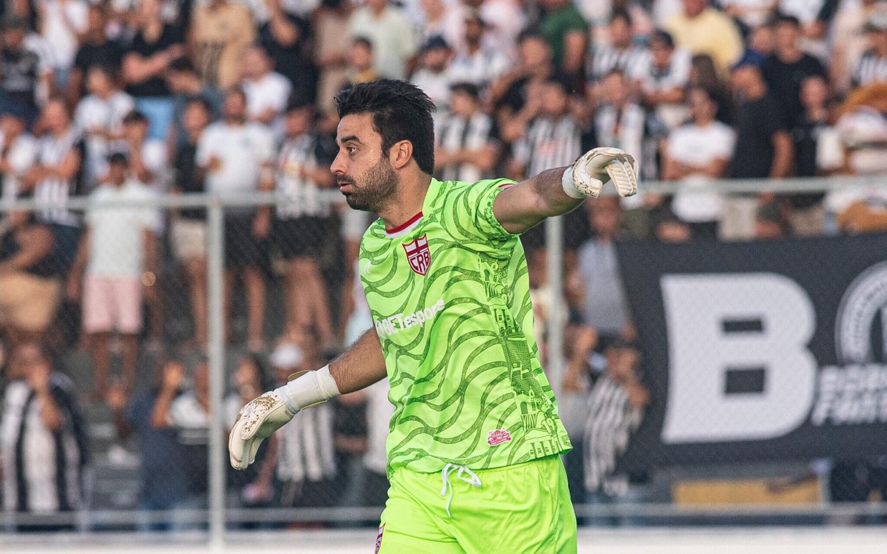 Matheus Albino está no CRB desde 2024 (Foto: Francisco Cedrim)