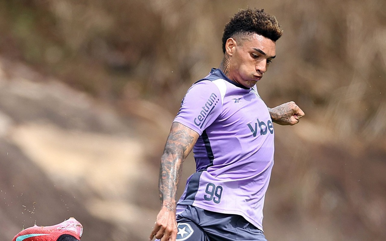Igor Jesus, atacante do Botafogo, em treino no CT Lonier (Foto: Vitor Silva/ Botafogo)