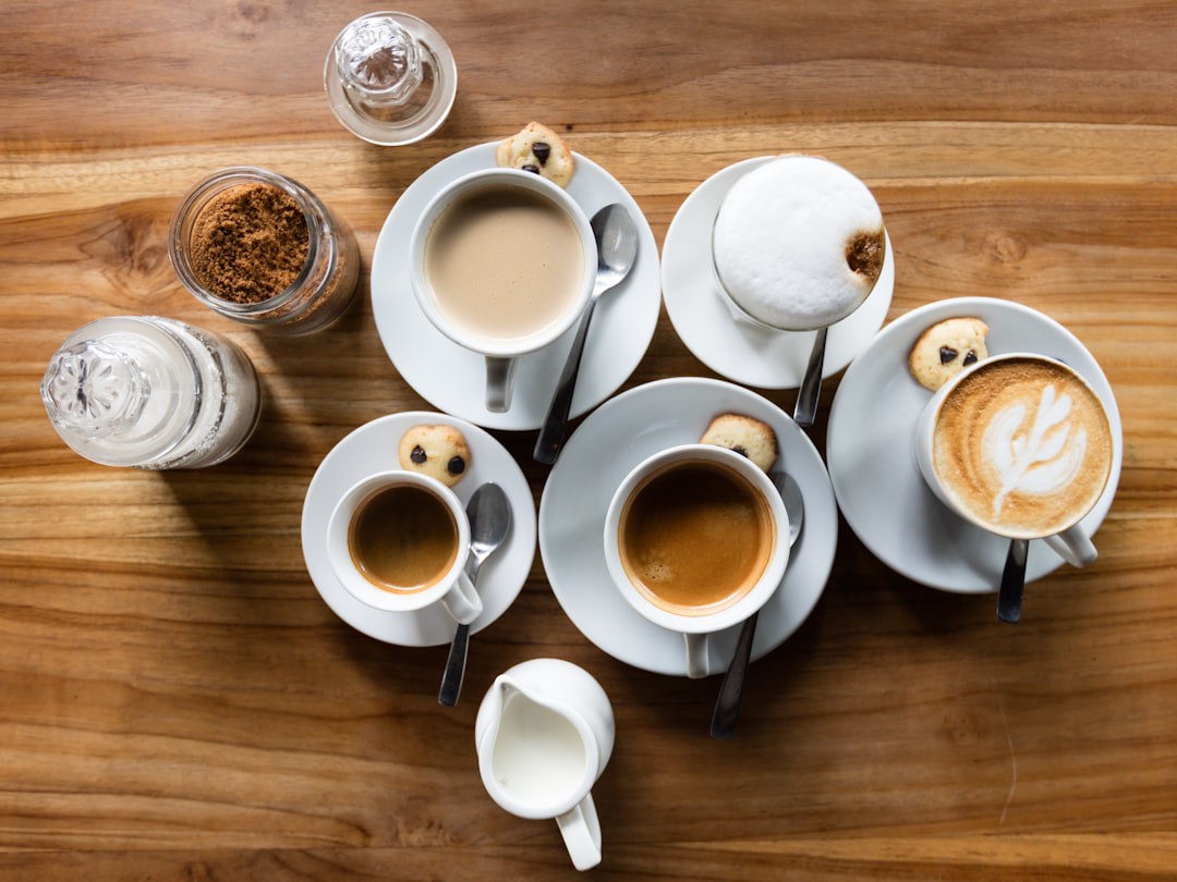 Café demais faz mal? Novo estudo alerta para 7 efeitos colaterais da cafeína no cor