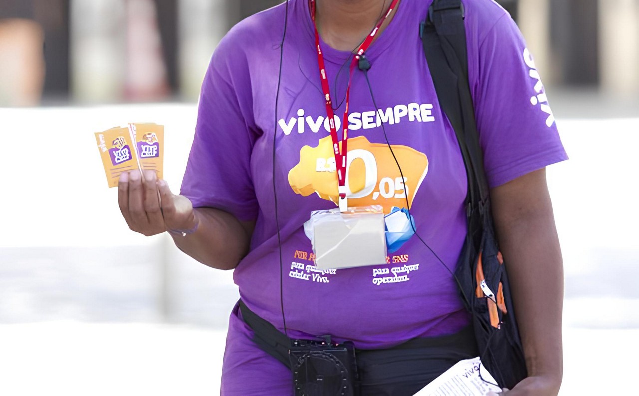 Chip da Vivo em nome de mulher é usado em golpe e gera indenização de R$ 10 mil
