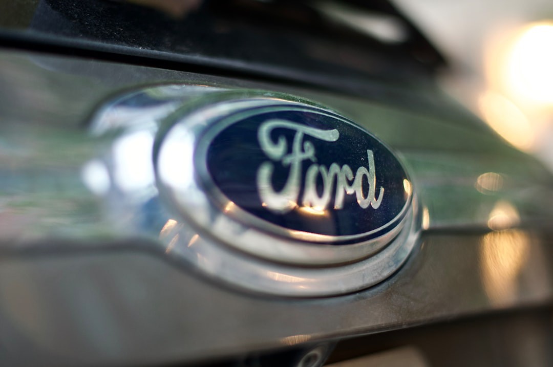 Ford faz recall de 1,1 milhão de veículos por falha na câmera de ré; veja os modelos
