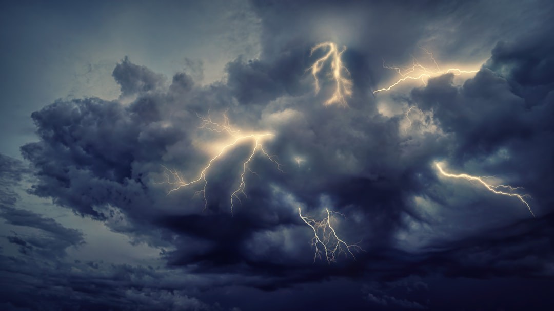 Paraná em alerta: INMET prevê tempestades e ventos de até 100 km/h até quinta (5)