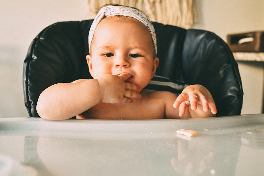 Especialistas alertam: erro comum na alimentação dos bebês pode afetar saúde dos dentes