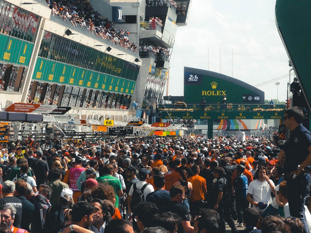 Agenda esportiva de sábado (14/06): veja onde assistir UFC, F1, futebol e mais