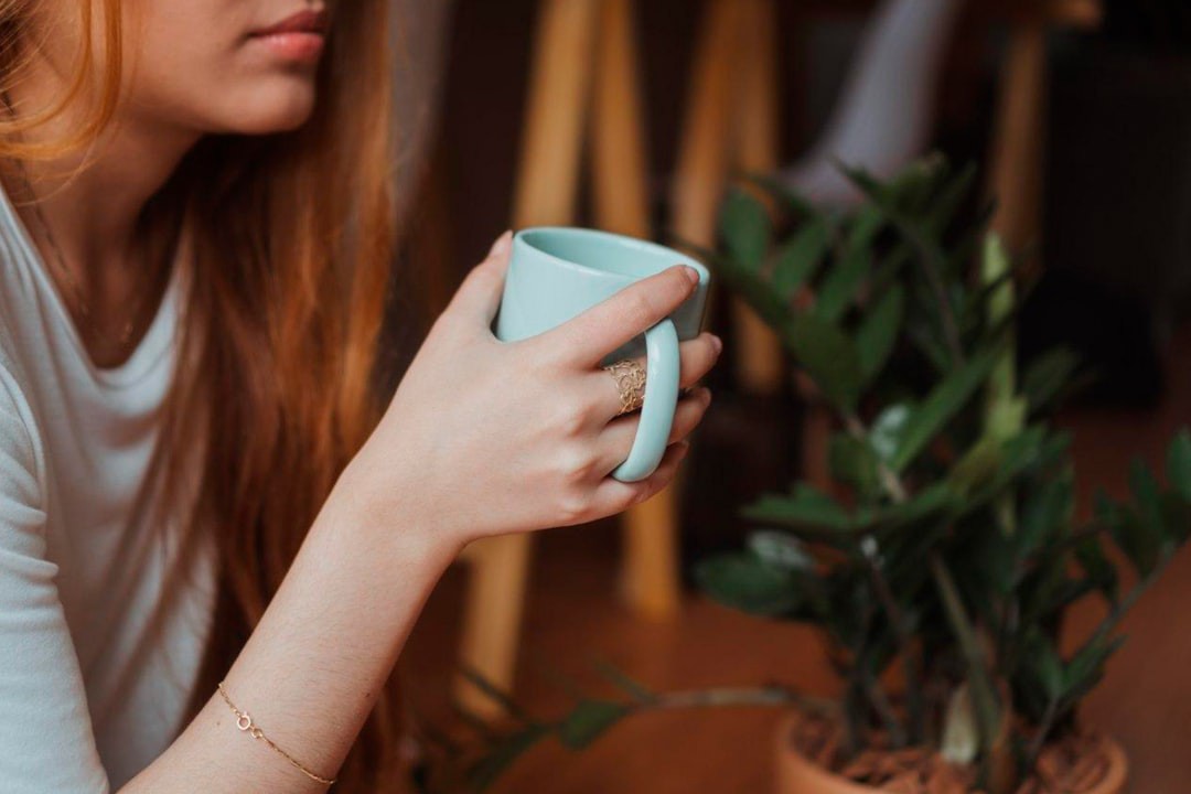 Estudo revela o que acontece com mulheres que tomam café todos os dias