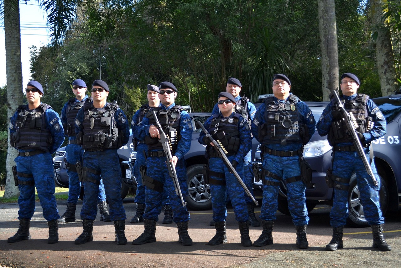 Criado em 1993 para dar suporte à atuação da Guarda Municipal de Curitiba, o Grupo Especial de Apoio (GEA) foi a primeira equipe de elite da corporação.
Foto: Divulgação