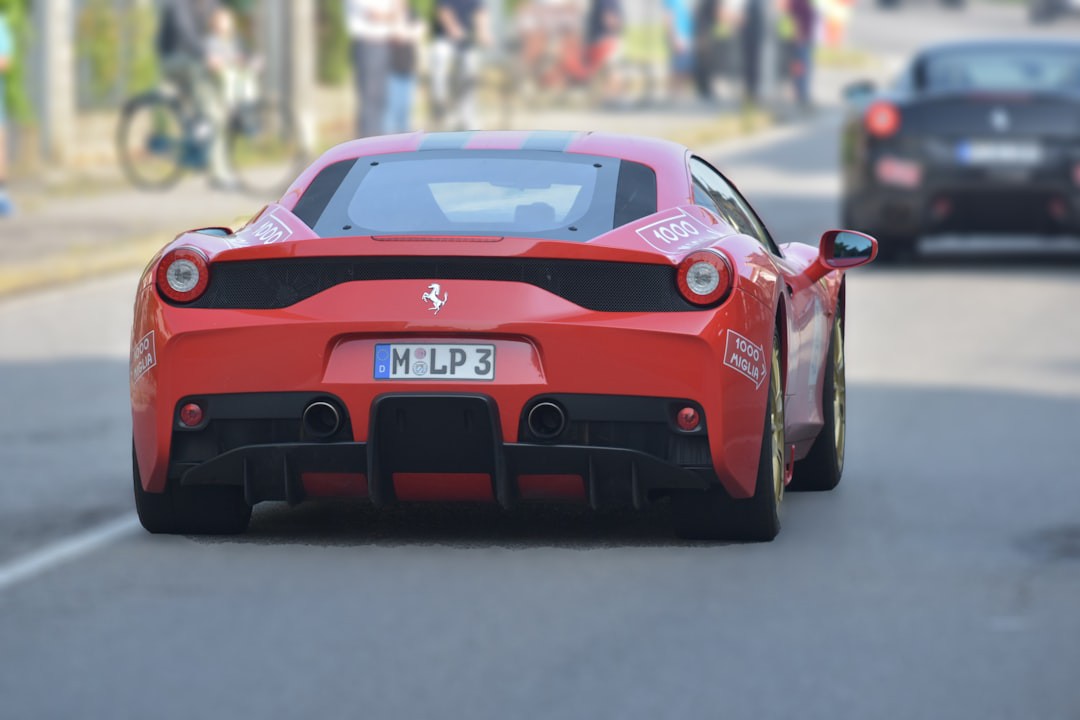 Empresário ostenta Ferraris e tem passaporte retido por dívida de R$ 41 mil com vigilante