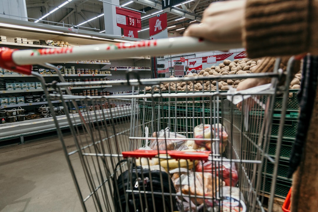 Supermercado é condenado a pagar mais de R$ 300 mil após morte de funcionário