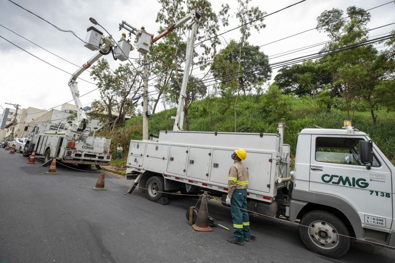 Cemig abre concurso com 150 vagas para eletricista e salário de até R$ 4,3 mil
