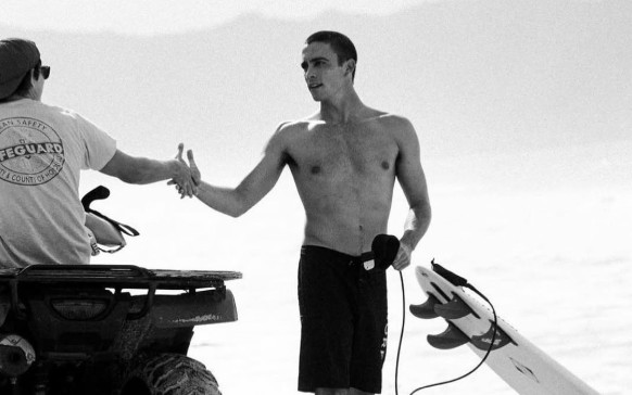Surfista Makai McNamara está na UTI (Foto Reprodução/Instagram)