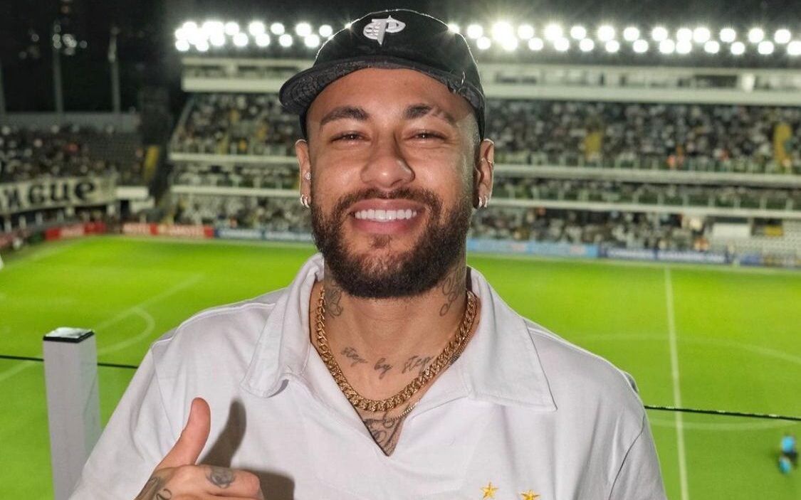 Neymar em visita à Vila Belmiro (Foto: Guilherme Kastner/Santos)